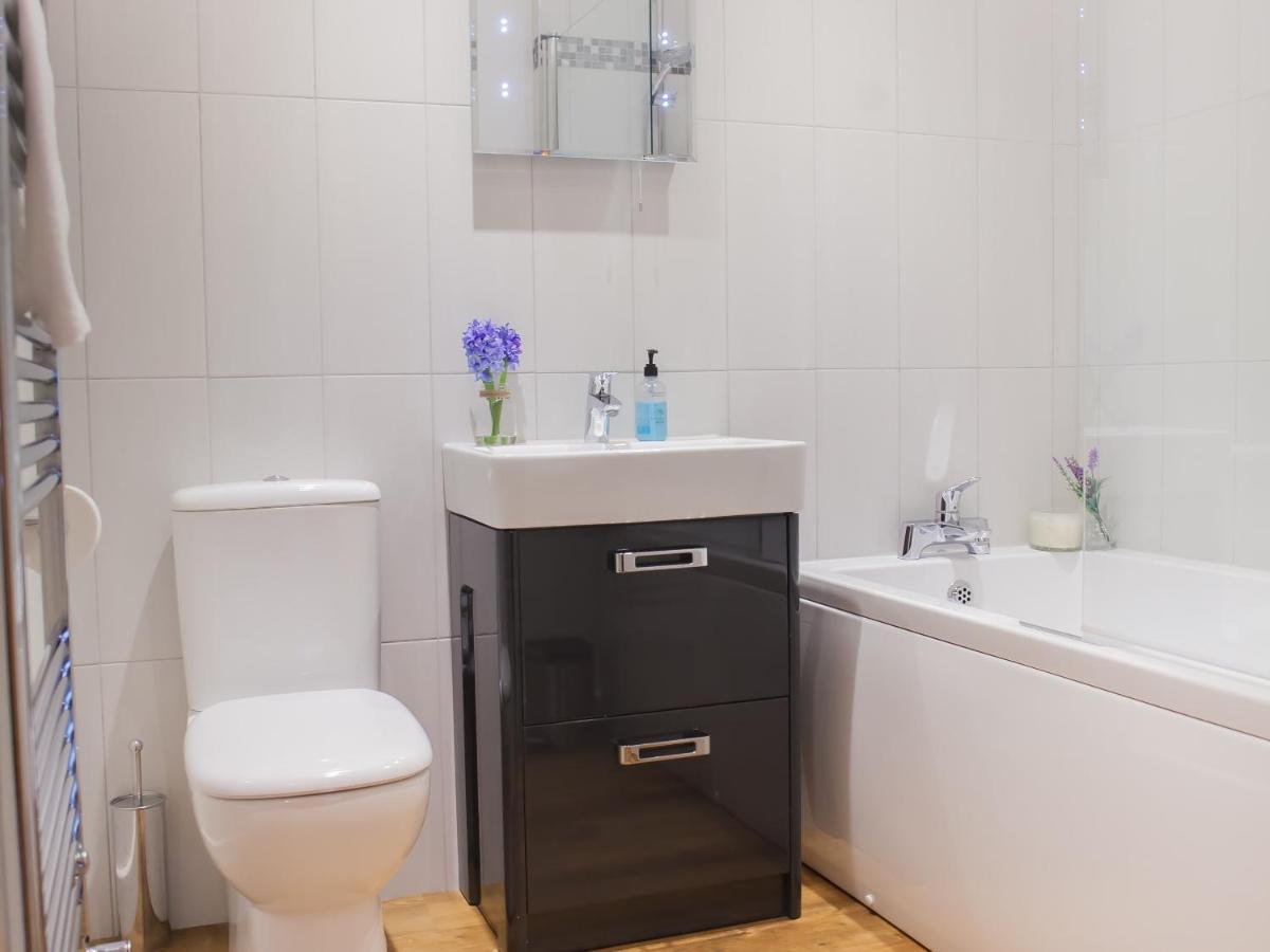 Henge House, Bluestone Apartmentバース エクステリア 写真